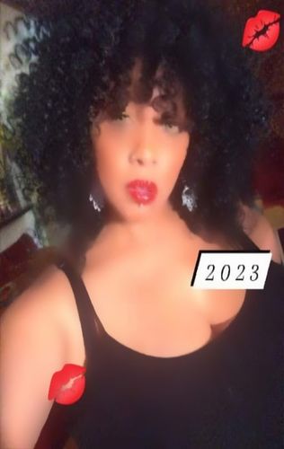 Customer photo review of Dream Hazel Prescription Yearly Colored Contact Lenses