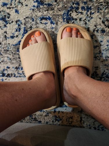 Customer photo review of The Cushy Slides™