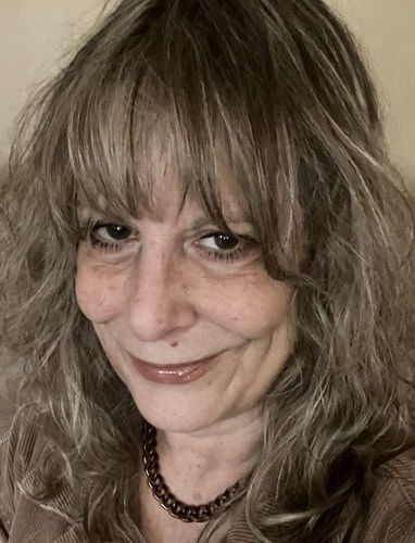 Customer photo review of Chocolate Metallic Ashley Necklace