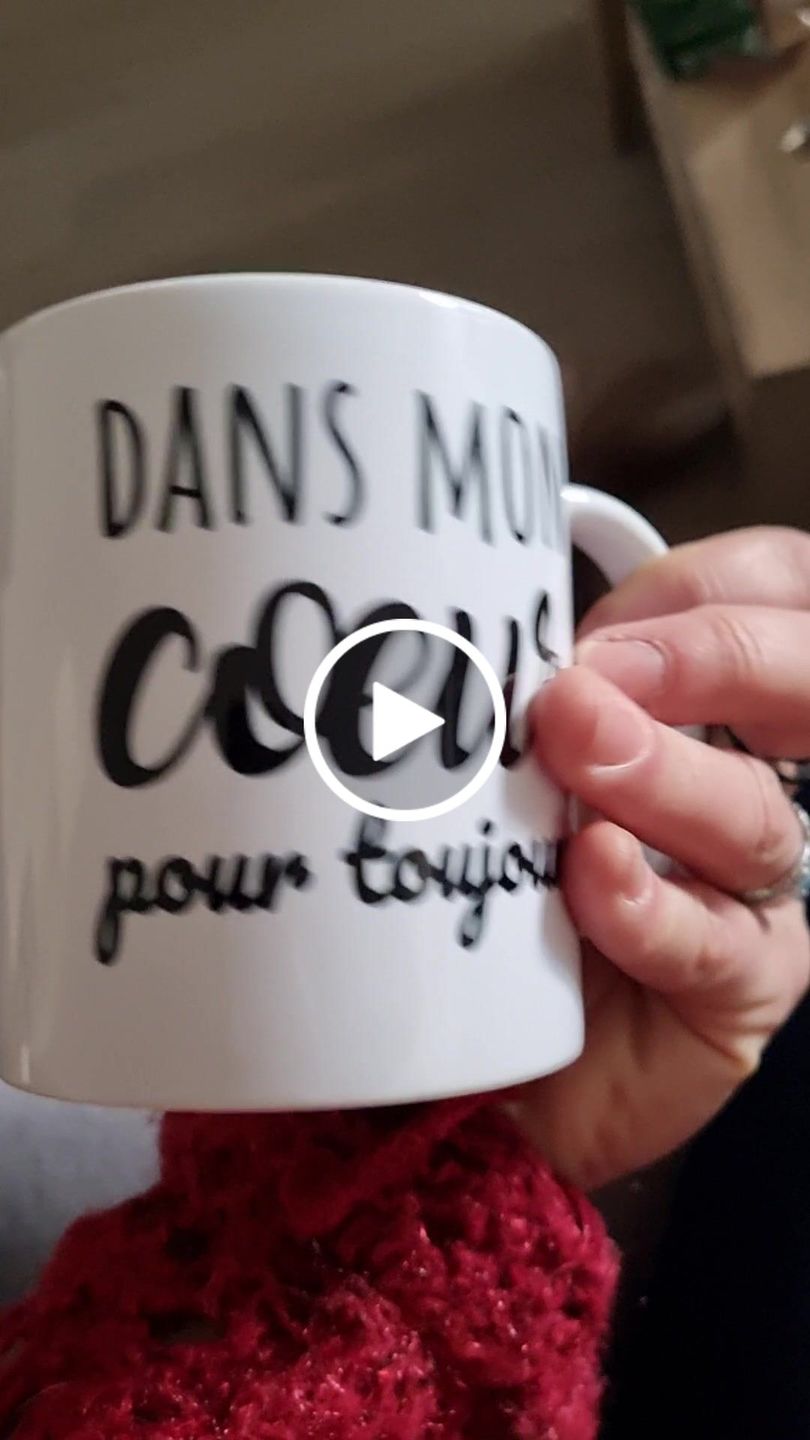 Customer video review of Femme avec chien - Mug personnalisé