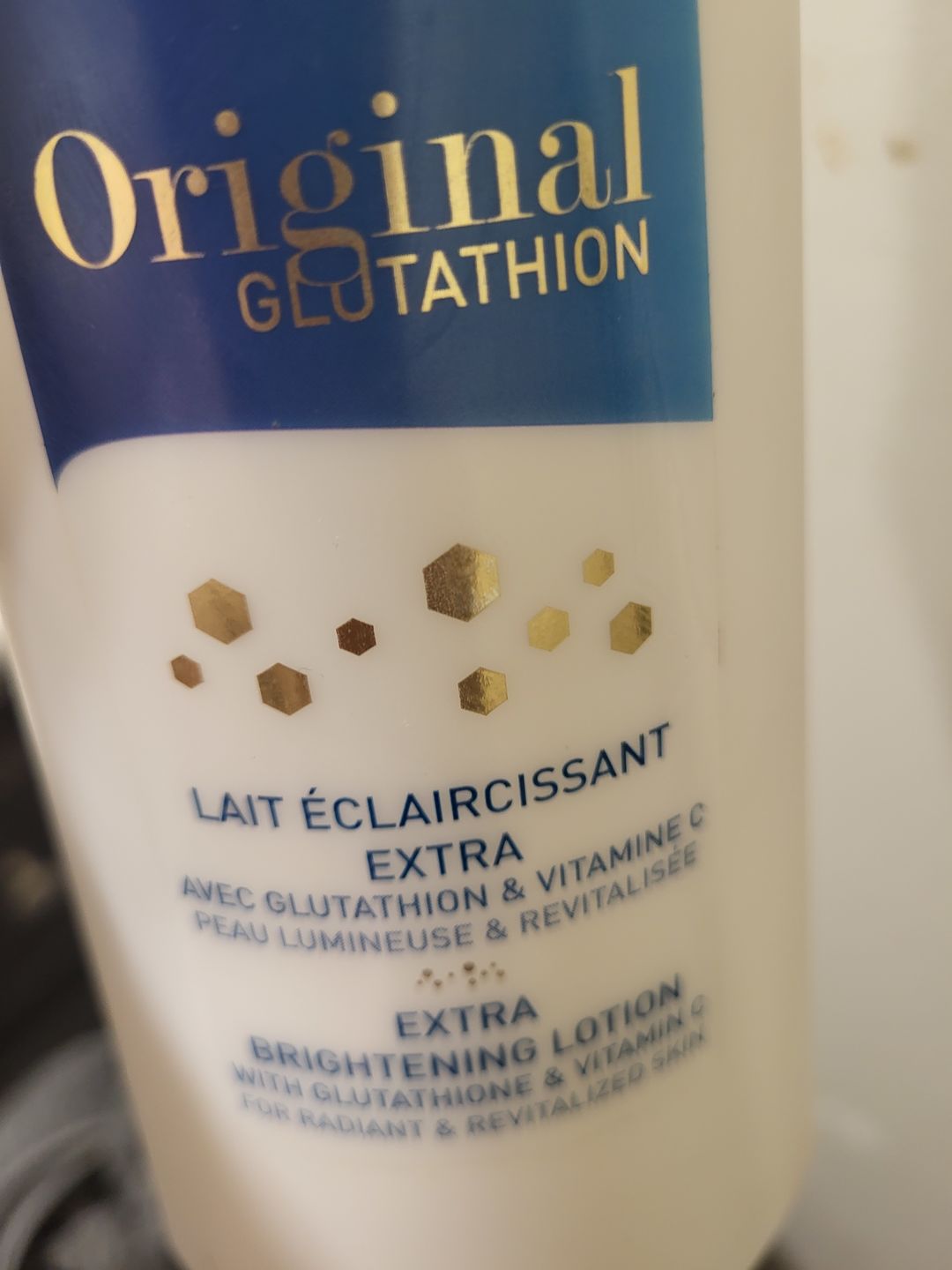 Customer photo review of Fair and White Original Glutathion Extra Brightening Lotion 500ml / 16.90 fl oz