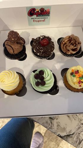 Customer photo review of 6 Pack Original Cupcakes