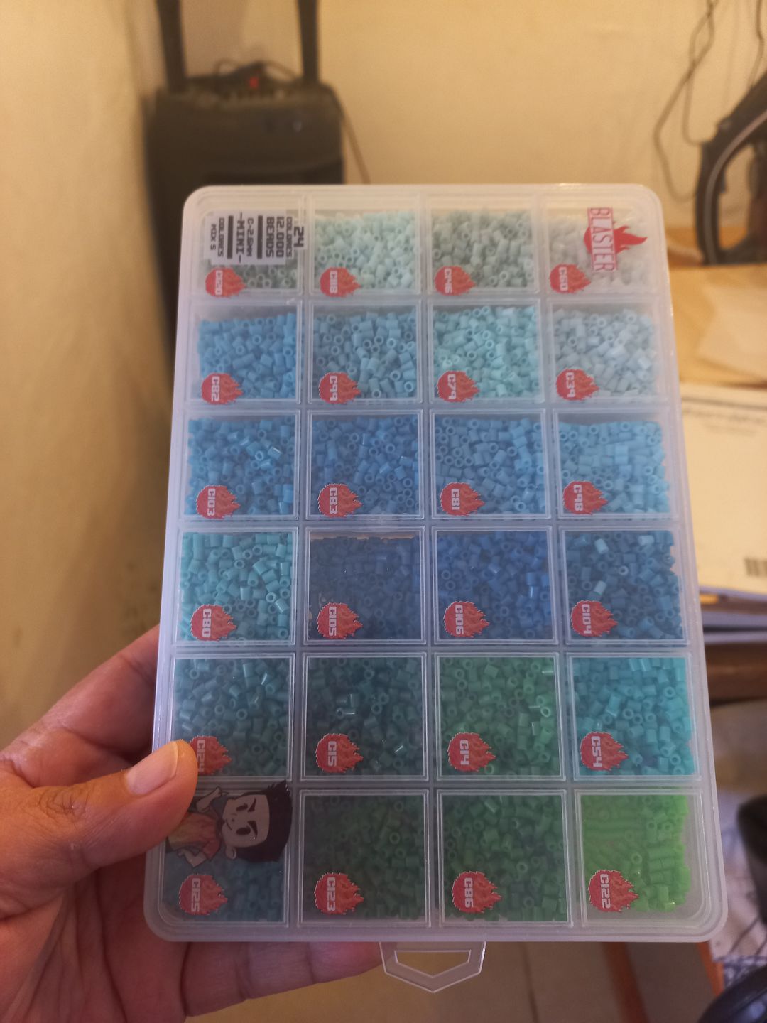 Customer photo review of Caja Organizadora 24 Espacios - 12.000 Beads MINI 2.6mm