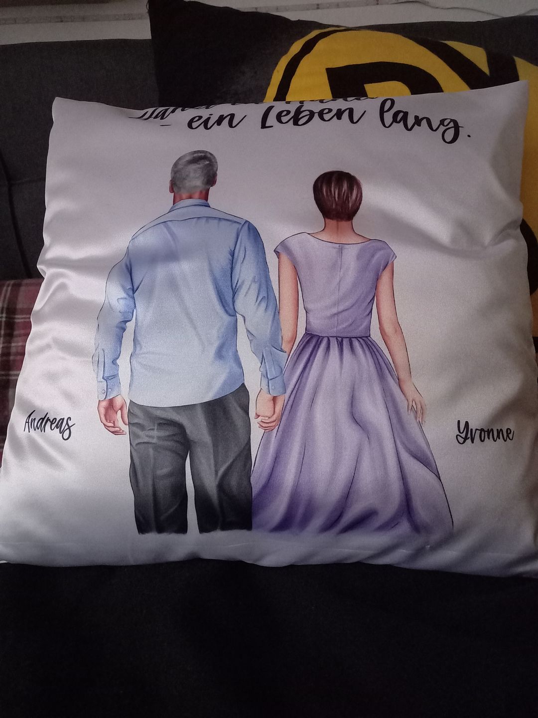 Customer photo review of Pärchen Hand in Hand - Personalisiertes Kissen