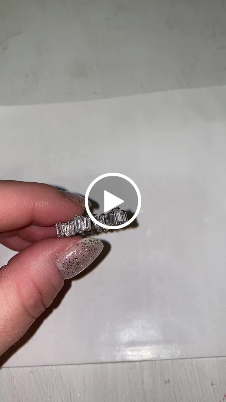 Customer video review of Cristallo Ring | 18K vergoldet