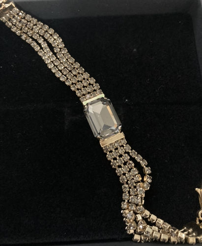Customer photo review of Crystal Carpet Bracelet