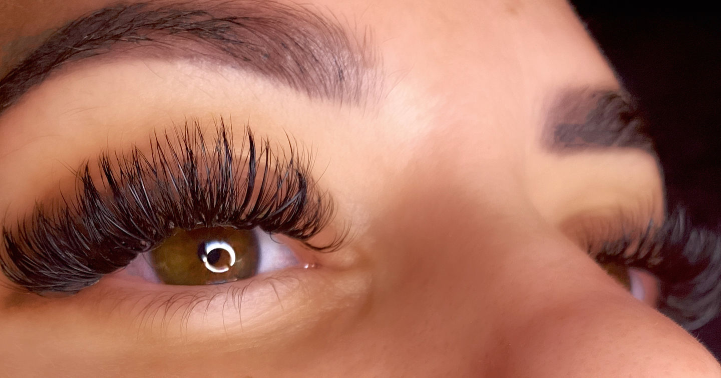 Customer photo review of 0.05 Easy Smart Fan Russian Volume Cashmere Lashes (16 lines)