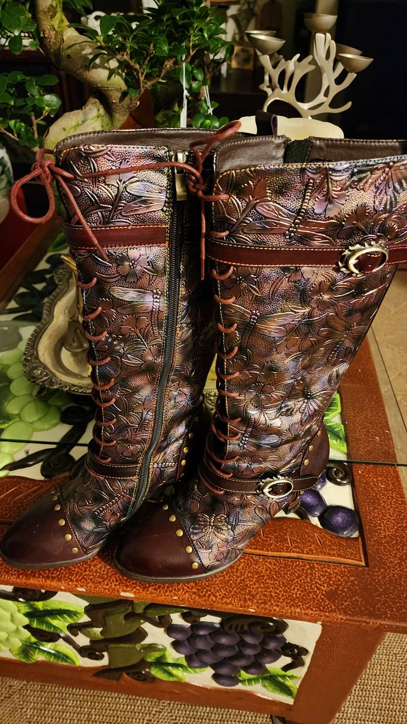 Customer photo review of Warm Embossed Real Leather Dragonfly Boots