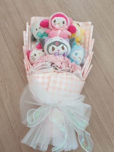 Customer photo review of Sanrio Flower Plush Bouquet