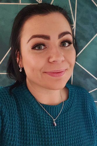 Customer photo review of L.W.I Queen Me Russian Magnetic Lashes