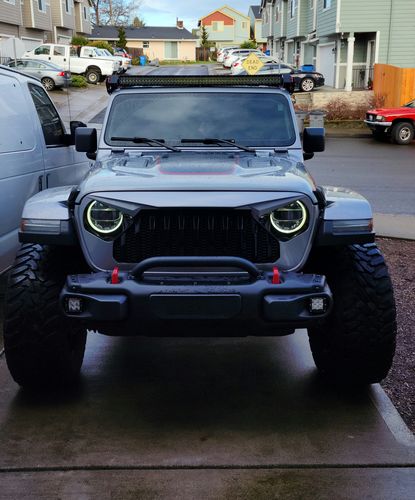 Customer photo review of Vader Grille w/ Mesh - Matte Black for 18-23 Jeep Wrangler JL & Gladiator JT