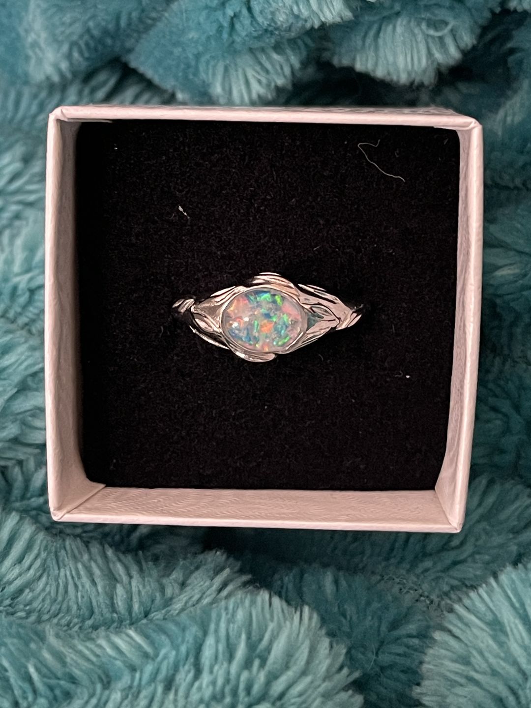 Customer photo review of Leaf Cremation Ring with Cremation Ashes
