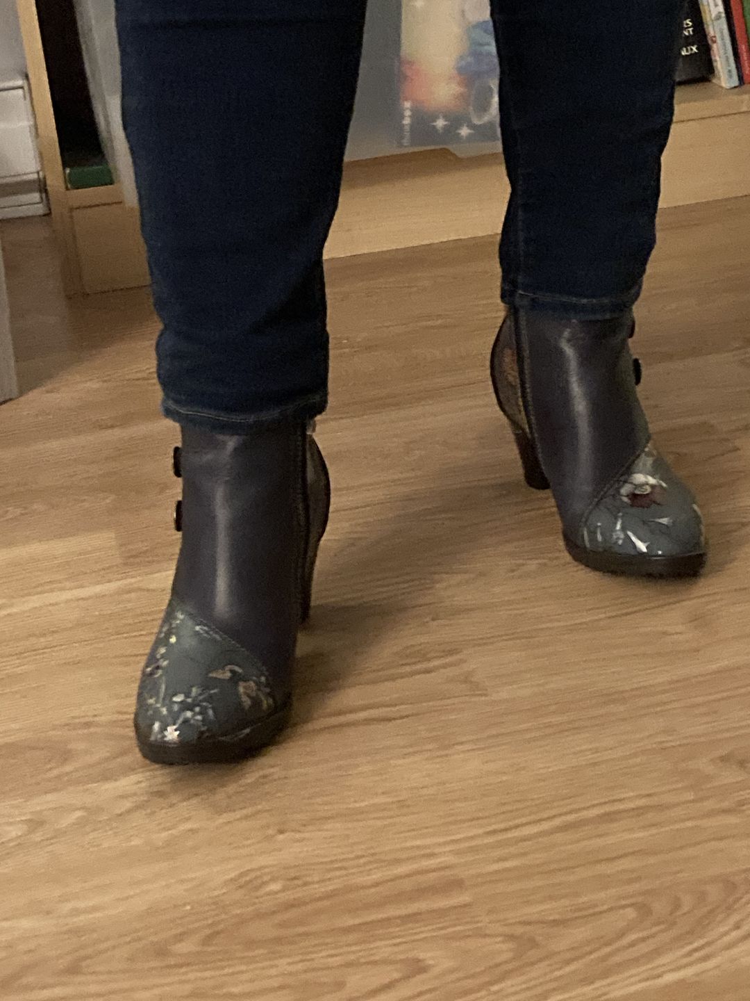 Customer photo review of Retro Handmade Floral Stitching Button Boots
