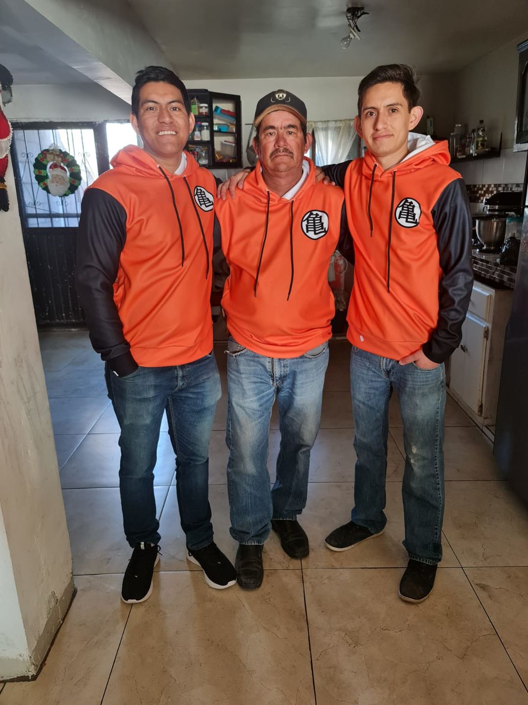 Customer photo review of Sudadera Dragon Ball Z Goku Outfit