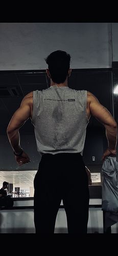 Customer photo review of Athlete Nowa Tank - Grey