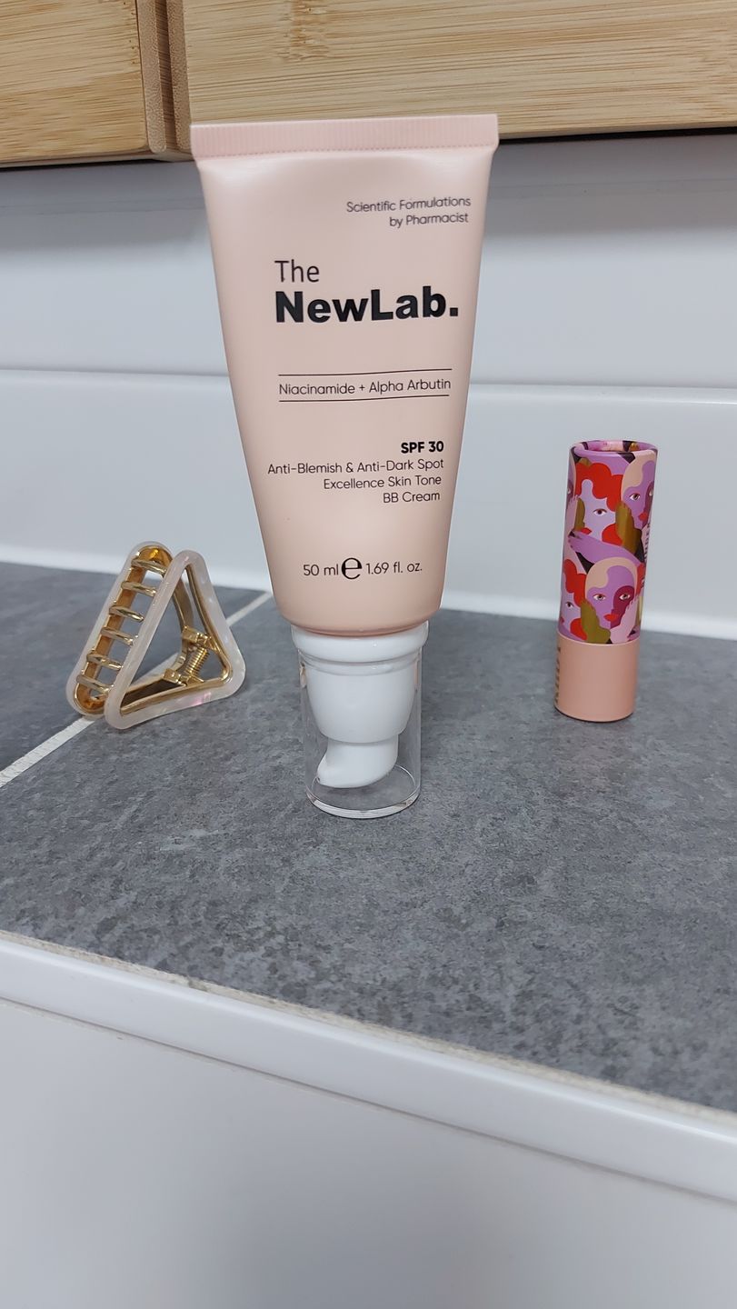 Customer photo review of SPF 30 Anti-Blemish & Anti-Dark Spot Excellence Skin Tone BB Cream