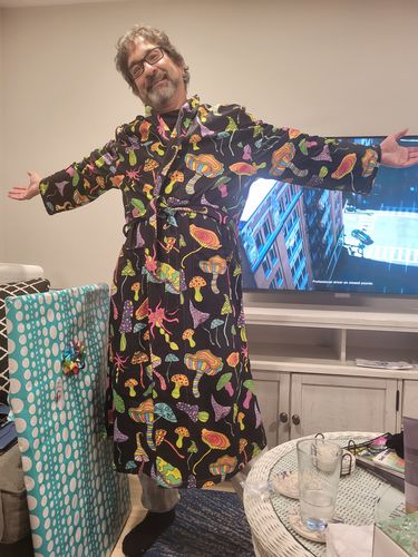 Customer photo review of Psychedelic Mushroom Pattern Print Men's Bathrobe