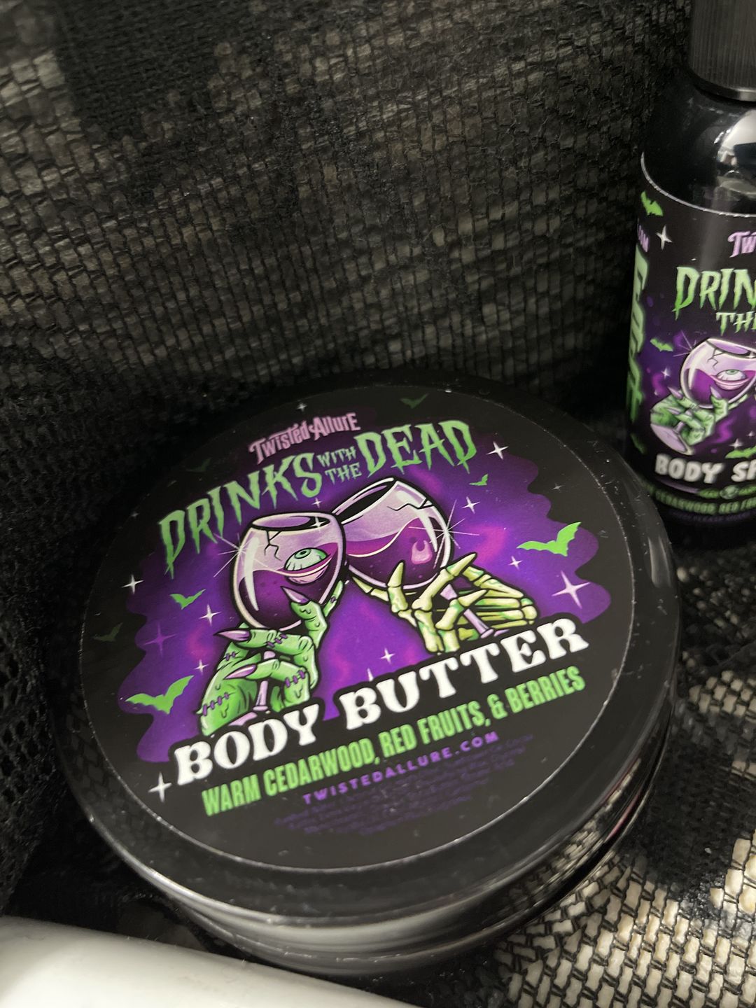 Customer photo review of Drinks with the Dead body butter (Cedarwood, red fruits & berries)