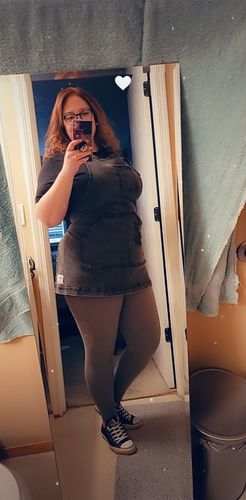 Customer photo review of Black Acid Washed Denim Apron