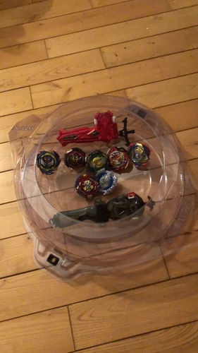 Customer photo review of Arène Beyblade Dynamite Battle Entry Set