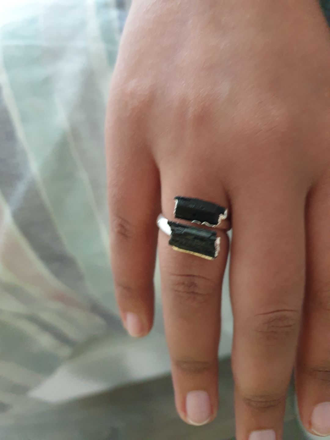 Customer photo review of Bague Tourmaline noire brute