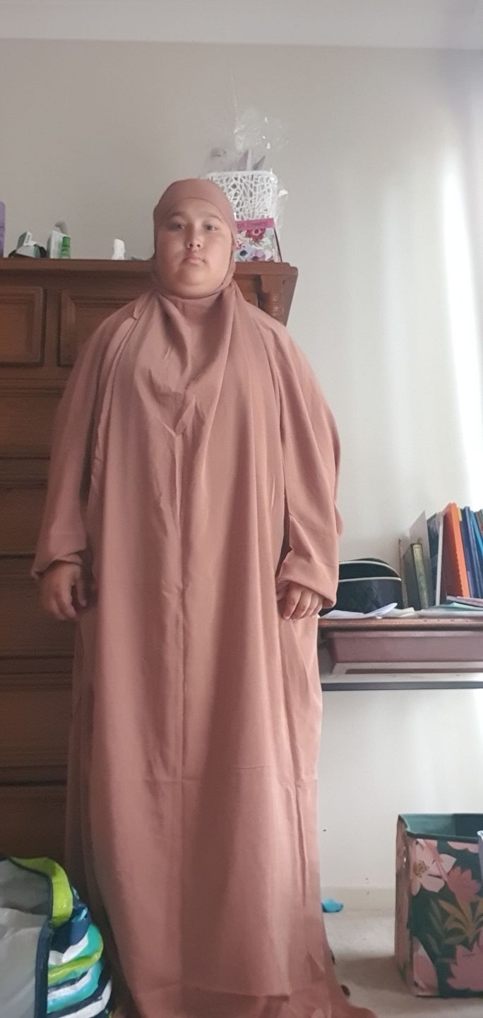 Customer photo review of Maryam Brown Jilbab
