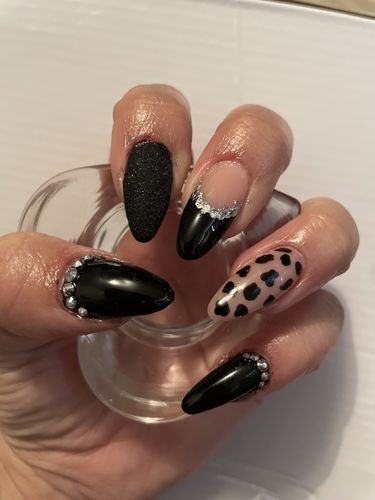Customer photo review of Hoja de Plata Fantasy Nails