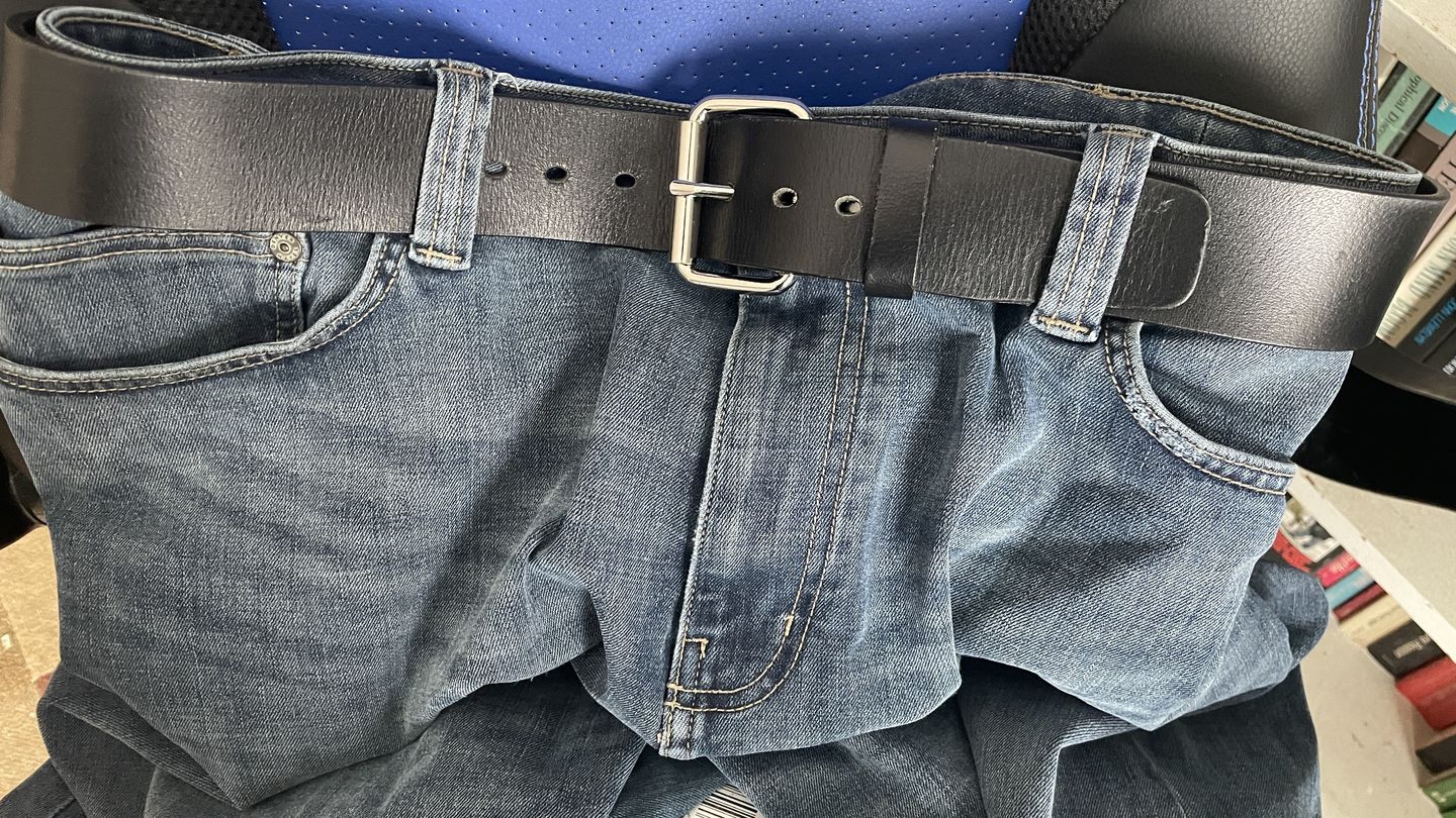 Customer photo review of Black 45 mm 100% Full Grain Bridle Leather Belt for Jeans