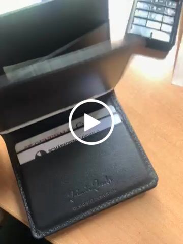Customer video review of Flapstar Magic Wallet with coin pocket