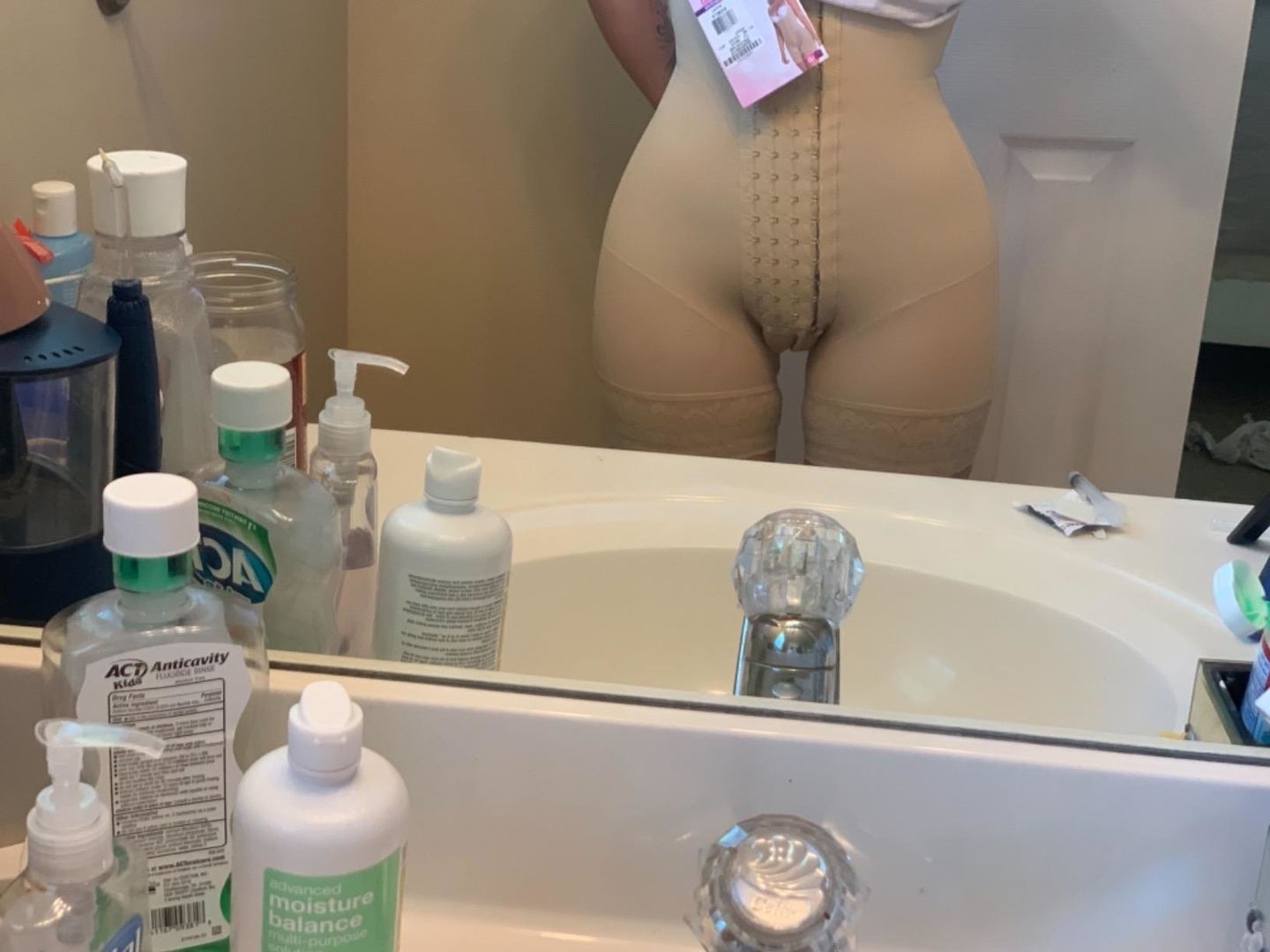 Customer photo review of Molding Short Strapless Body Shaper