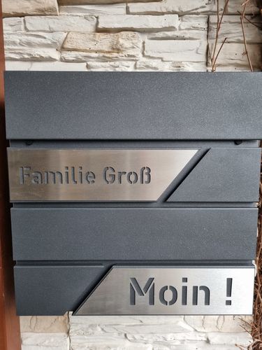 Customer photo review of AlbersDesign Briefkasten B1 Eisenglimmer (DB703) personalisiert mit Edelstahl-Schildern