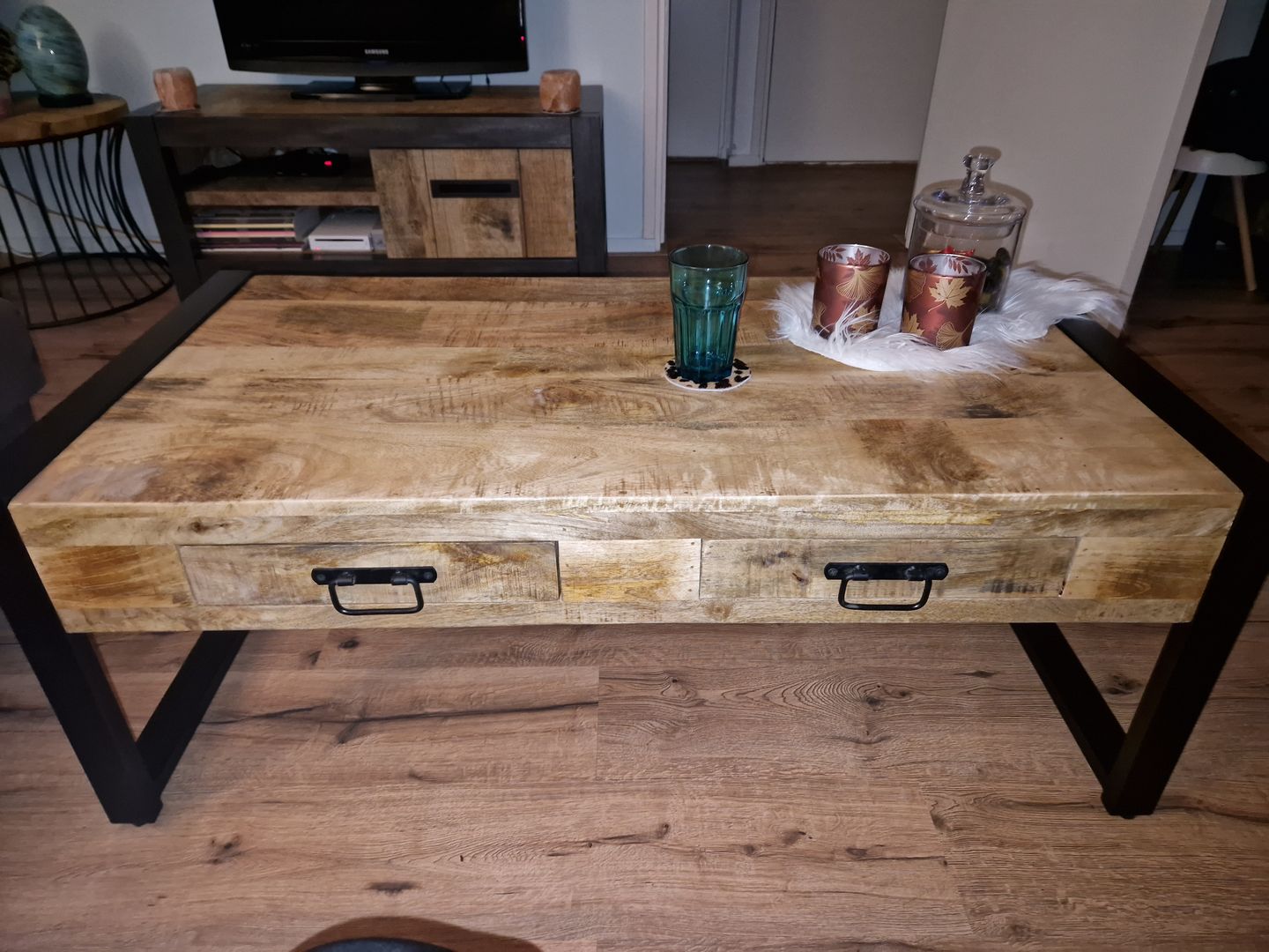 Customer photo review of Salontafel met lades Industrieel Design | Mangohout en Staal | 120x60x45cm