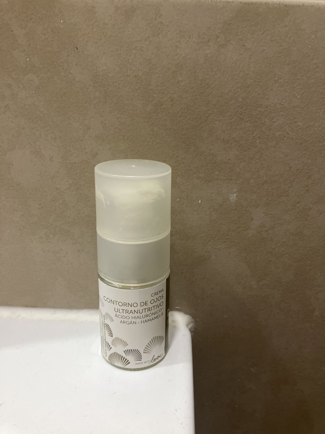 Customer photo review of Contorno de ojos de Ácido Hialurónico y Aceite de Argán