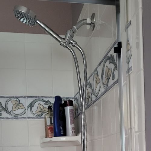 Customer photo review of 1-Spray Handheld Shower Head Set