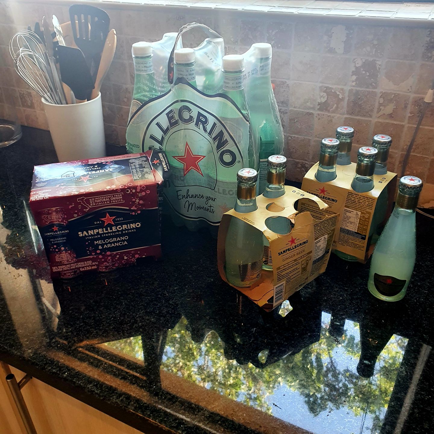 Customer photo review of Sanpellegrino | Italian Sparkling Drinks | Pomegranate and Orange 330ML