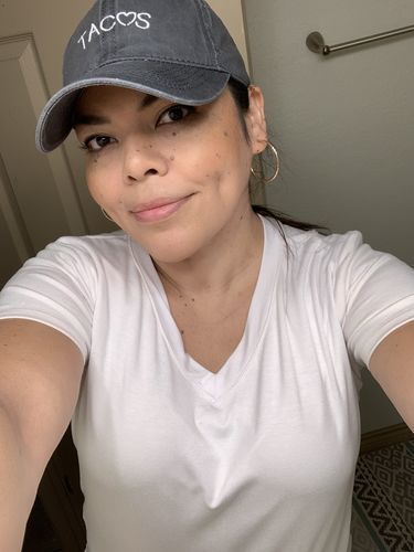 Customer photo review of Brigitte Brianna Favorite V-Neck Basic Tee