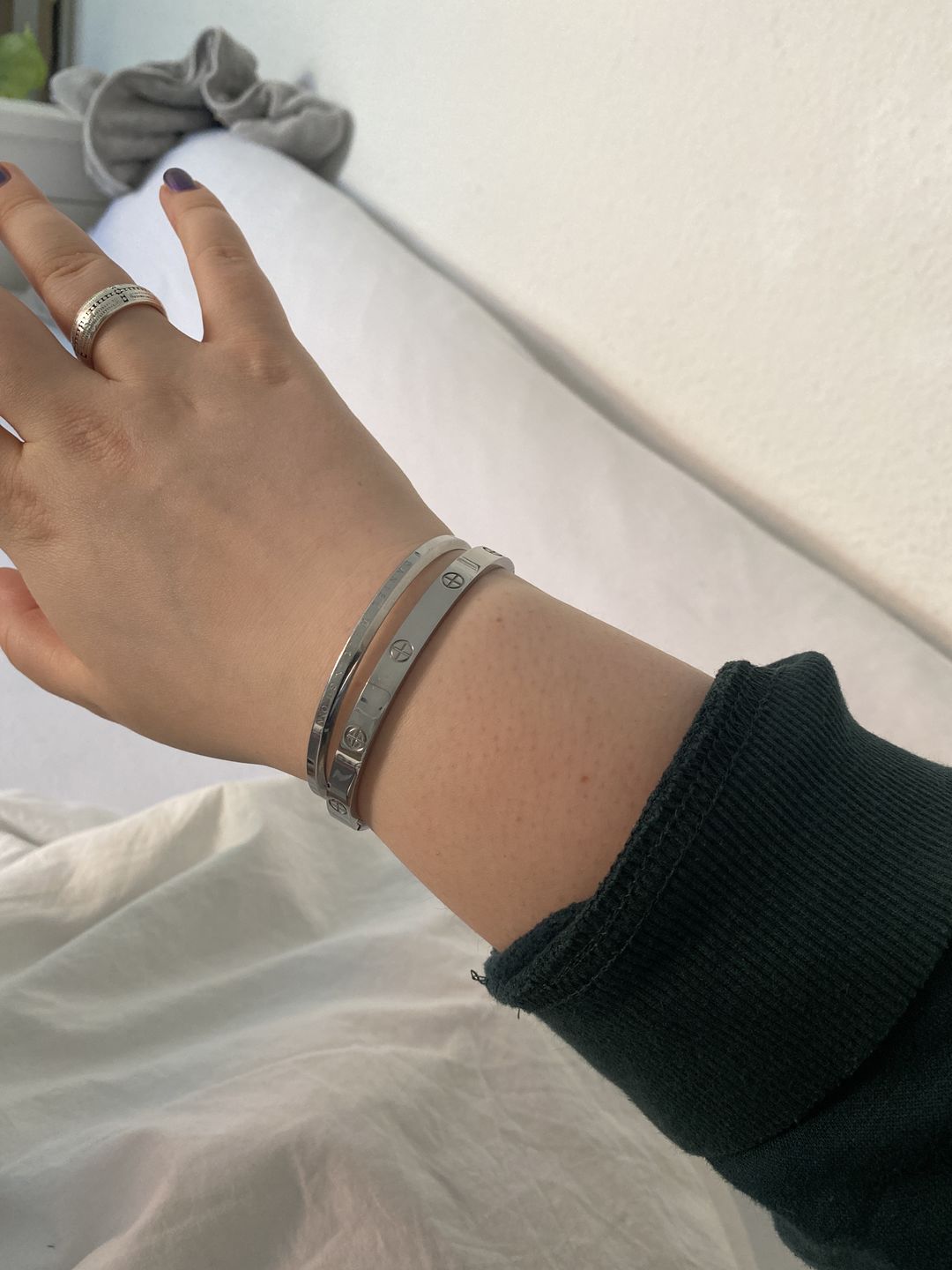Customer photo review of Crossed Arianna Armreif | 18K vergoldet