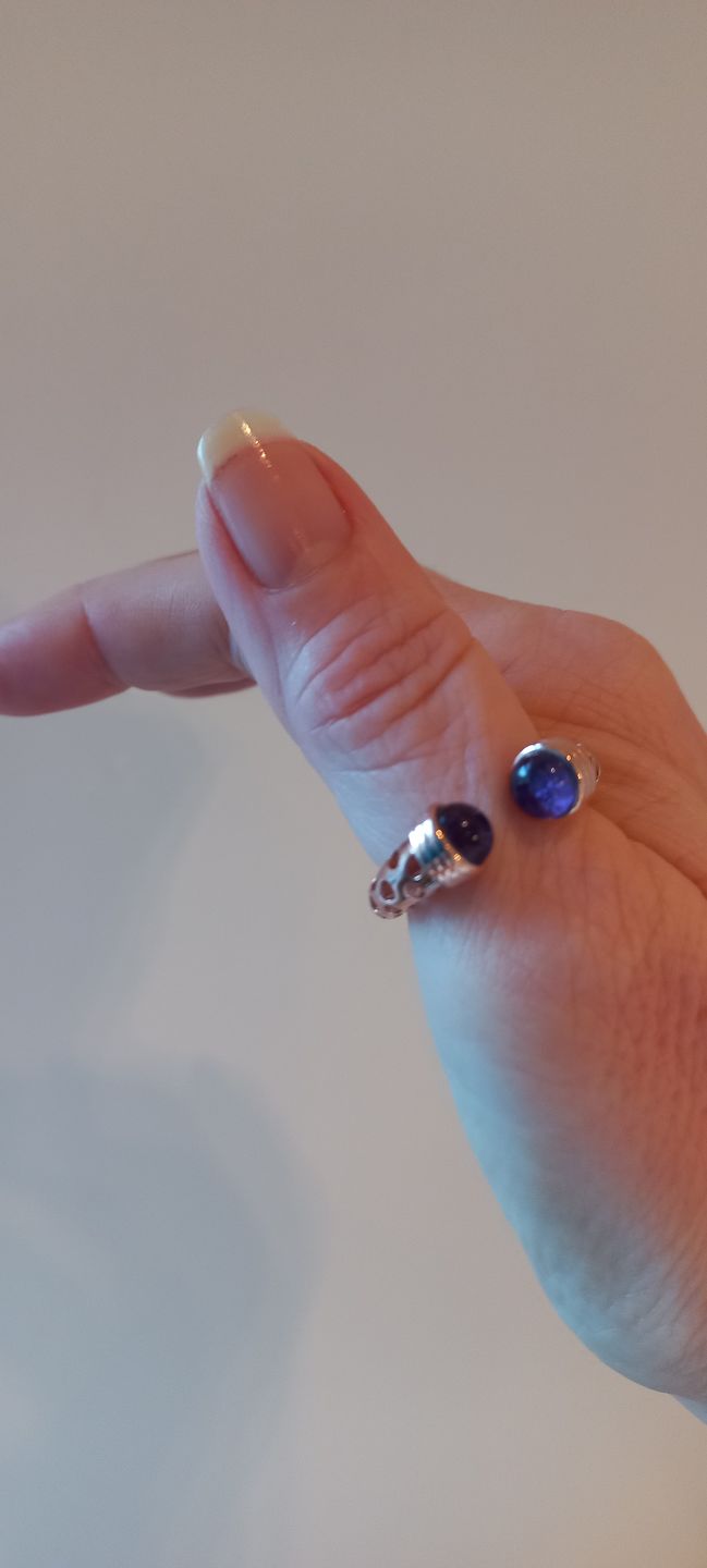 Customer photo review of Allegro Mystic Ring with Amethyst