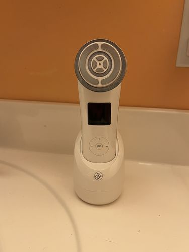 Customer photo review of EvenSkyn® Lumo: Premium Anti-Aging & Skin Tightening Handset