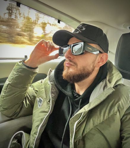 Customer photo review of GUSTAVO (BLACK)