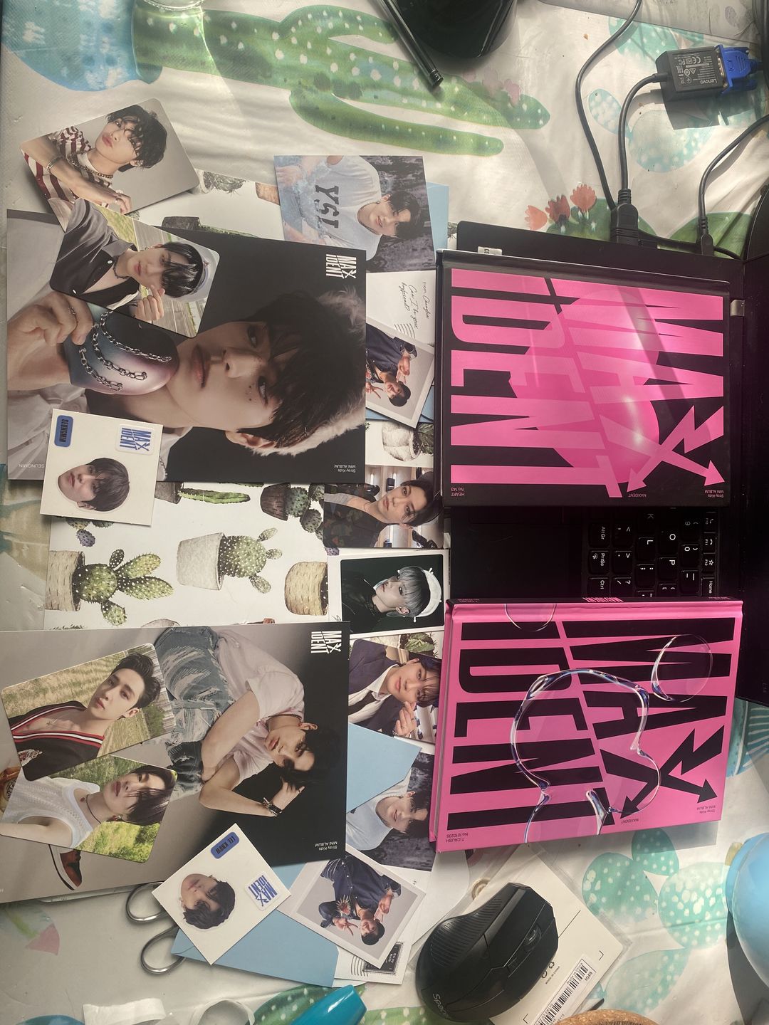 Customer photo review of STRAY KIDS - 7TH MINI ALBUM MAXIDENT STANDARD EDITION