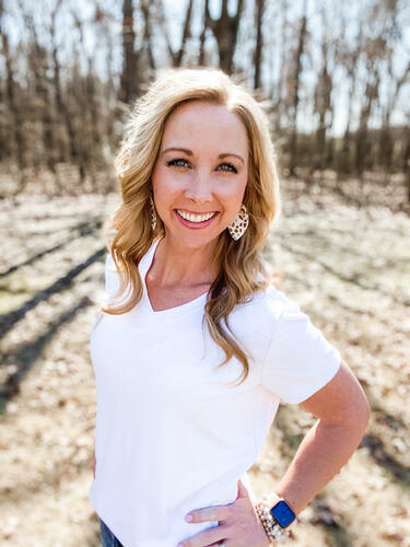 Customer photo review of Brigitte Brianna Favorite V-Neck Basic Tee