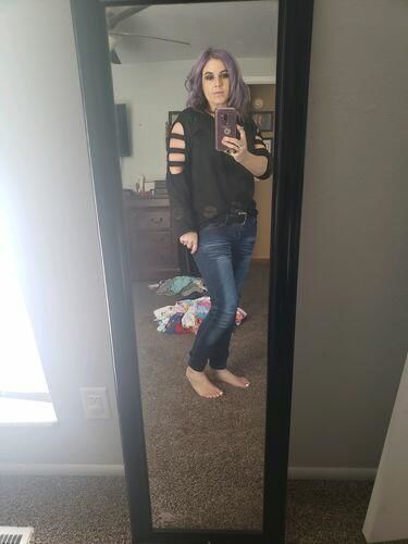 Customer photo review of Brigitte Brianna Slit Sleeve Sweatshirt