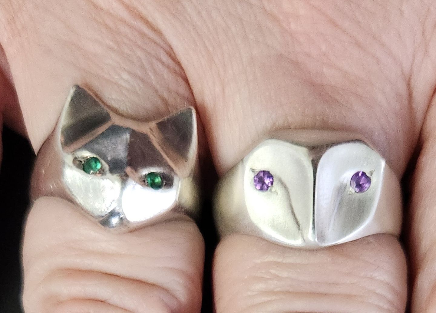 Customer photo review of Owl Ring with Sapphire Eyes