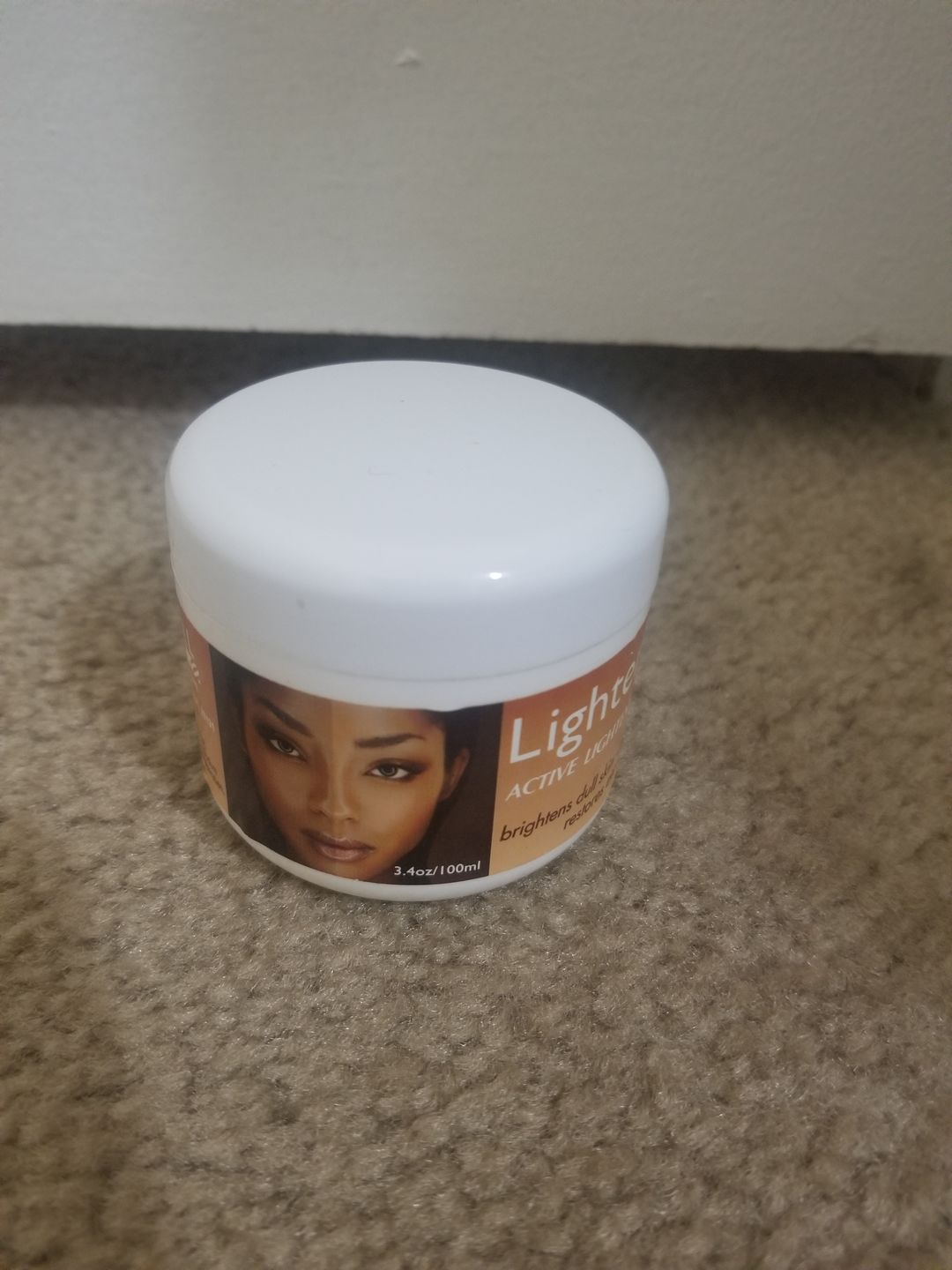 Customer photo review of Omic LightenUp PLUS Active Lightening Cream - 100ml / 3.4 Oz