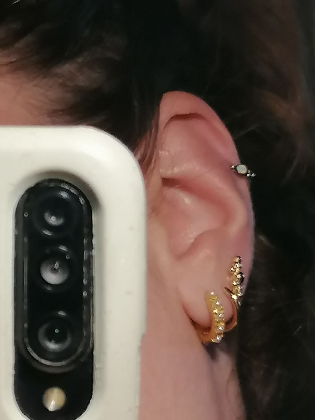 Customer photo review of BROOKE PEARL HOOPS 1,3CM