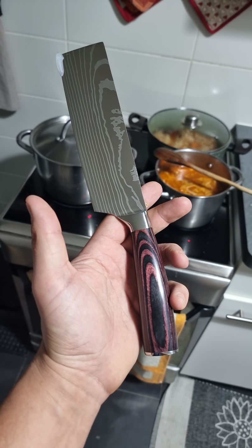 Customer photo review of Imperial Collection — Japanese High-Carbon Steel Knife Set with Damascus Pattern