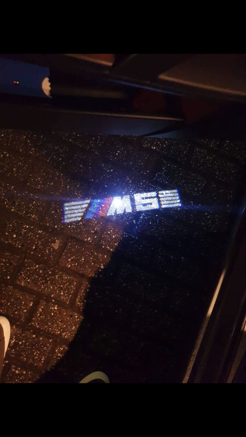 Customer photo review of BMW M5 LOGO PROJECTOT LIGHTS Nr.23 (quantity 1 = 1 sets/2 door lights)