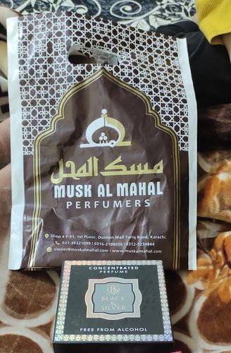 Customer photo review of Black N Gold | Premium Attars | 12ml