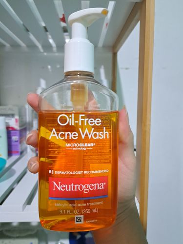 Customer photo review of Oil-Free Acne Wash